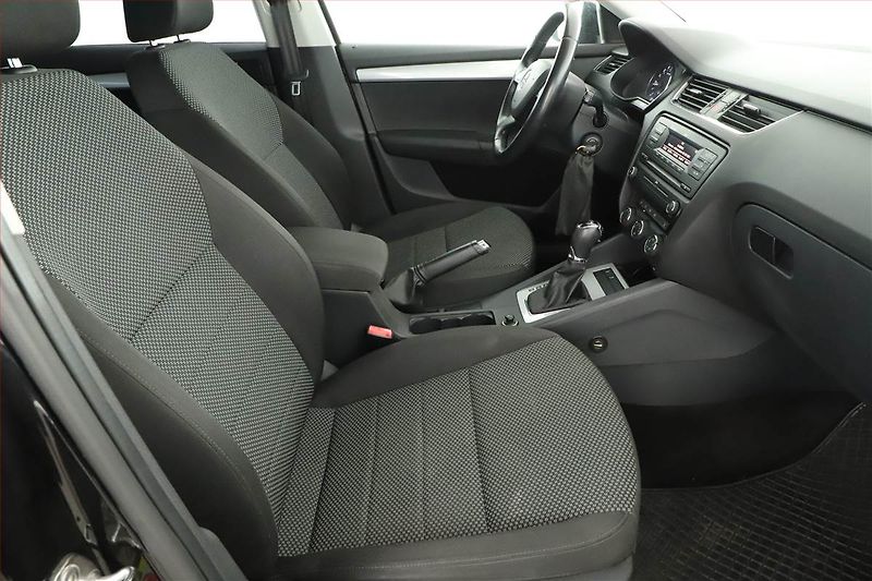 Škoda Octavia (2013) 1.6 TDI, Automat, Tempomat - fotka 7 z 16