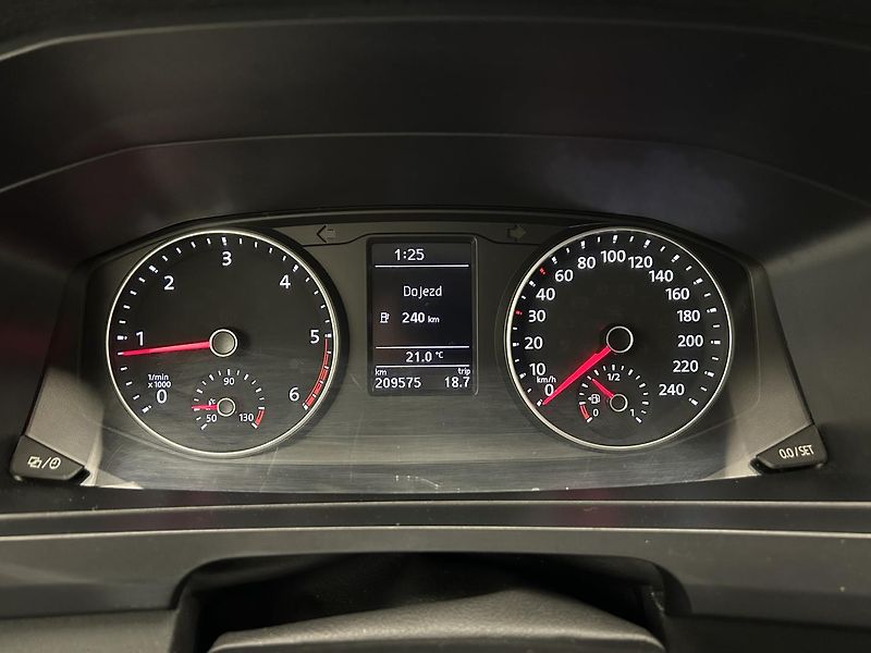 Volkswagen Transporter 2.0 TDI Long - fotka 9 z 22