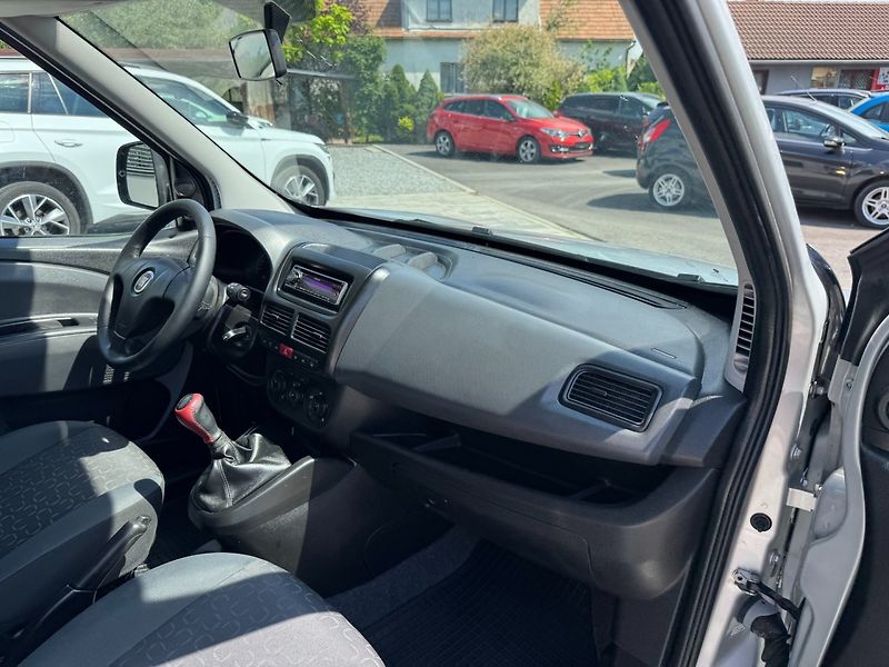 Fiat Dobló (2011) 1.3 JTD 66kW - fotka 24 z 25