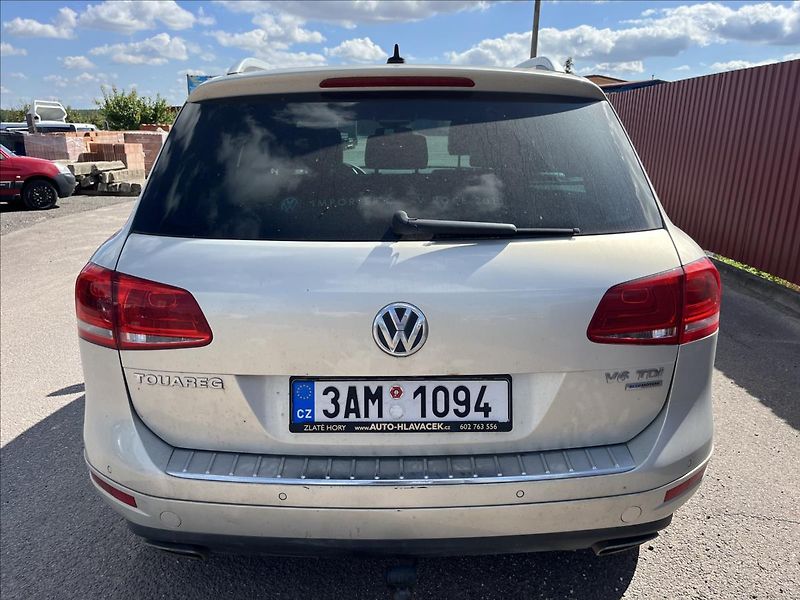 Volkswagen Touareg 3,0 TDi V6 180KW 4x4 TAŽNÉ - fotka 7 z 50