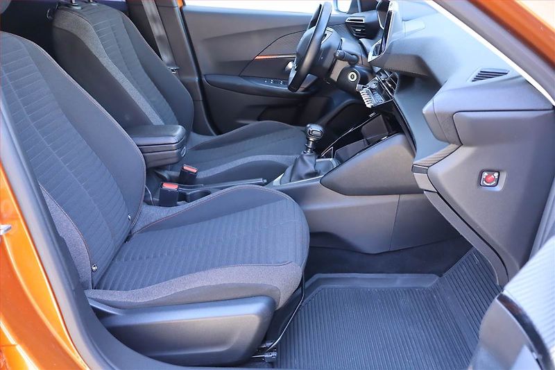 Peugeot 2008 (2020) 1.2 PureTech, Serv.kniha, Navi - fotka 9 z 26