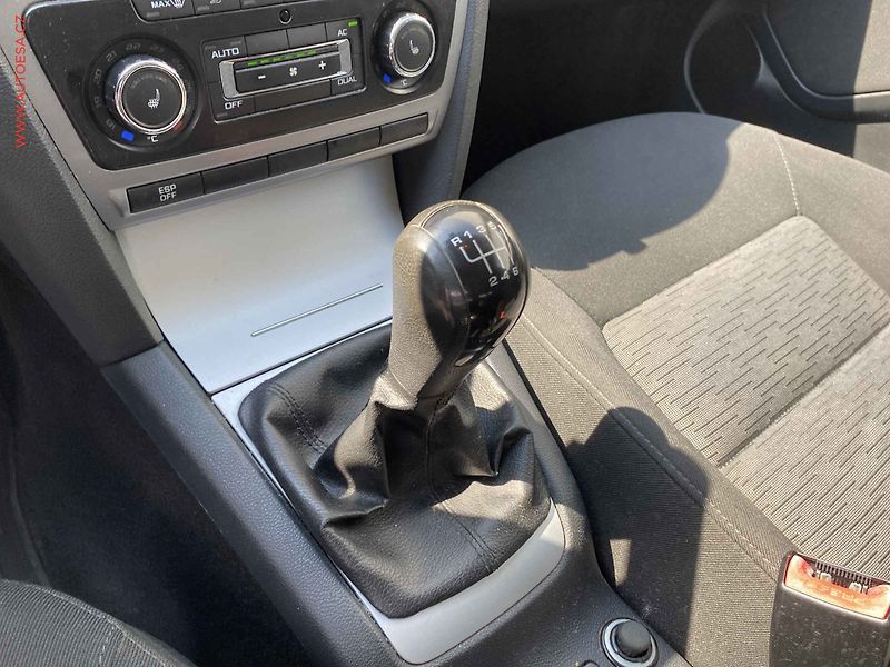 Škoda Octavia (2009) 1.4 TSI, AC, temp - fotka 16 z 16
