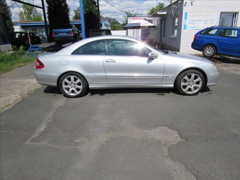 Mercedes-Benz CLK 2,7 270 CDI Elegance - fotka 8 z 27