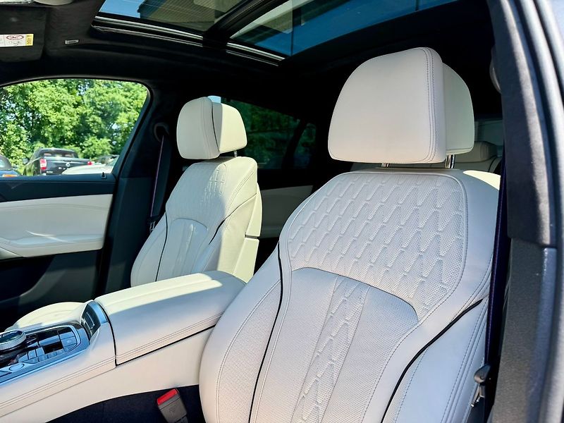 BMW X6 - fotka 17 z 28