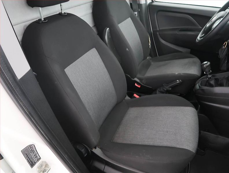 Fiat Dobló (2021) 1.6 MultiJet, DPH - fotka 9 z 16