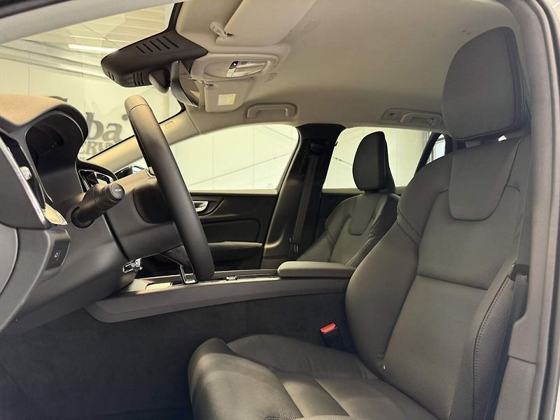 Volvo V60 (2026) B4 2.0L 197+14 HP AT7 FWD PLUS - fotka 17 z 24