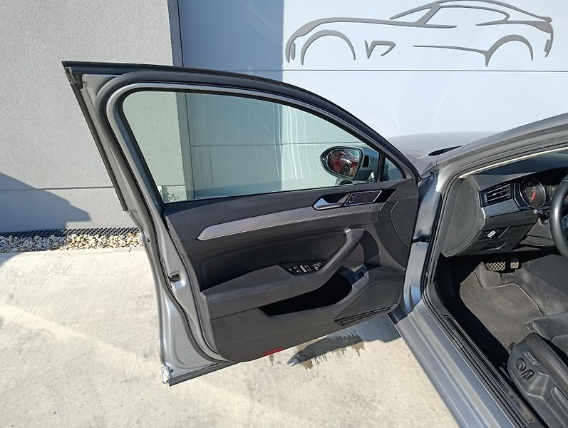 Volkswagen Passat 2.0TDI DSG ČR 1. MAJITEL DPH - fotka 25 z 30