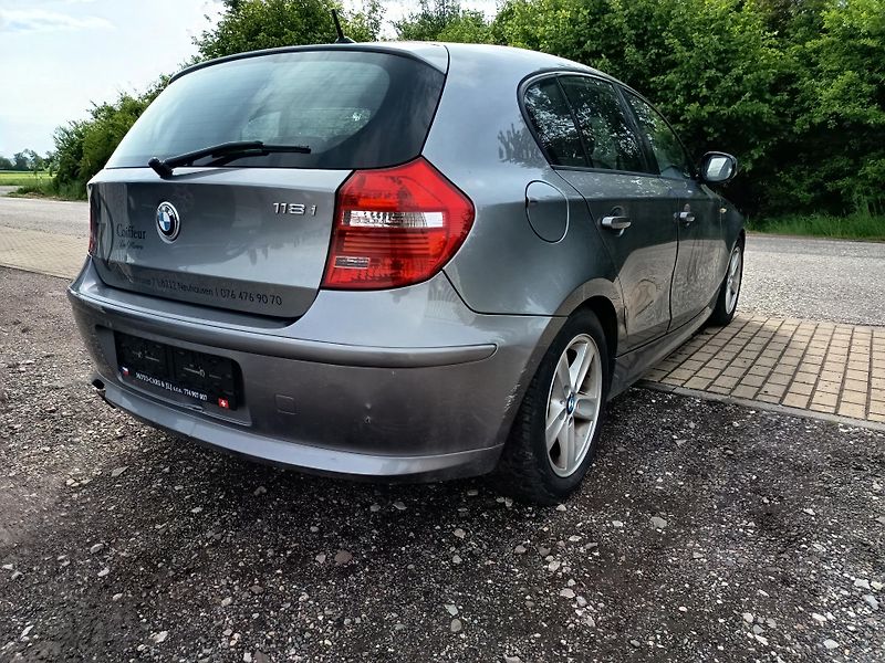 BMW Řada 1 (2010) 2.0i 105kw - fotka 18 z 46
