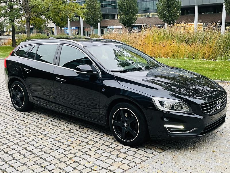 Volvo V60 2.0D 5VÁLEC AUT OCEAN RACE - fotka 9 z 41