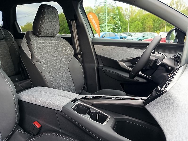 Peugeot 5008 (2026) ALLURE Hybrid 145 e-DCS6 - fotka 12 z 21