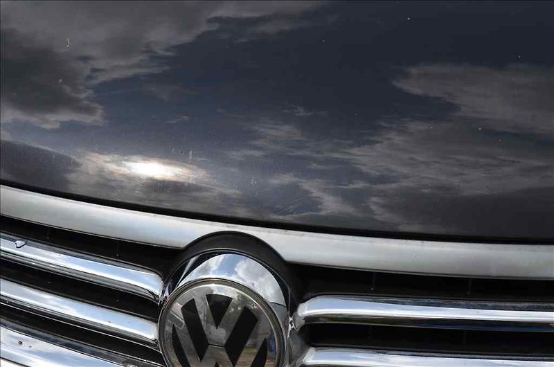 Volkswagen Touareg (2008) 3,0 TDI - fotka 17 z 30