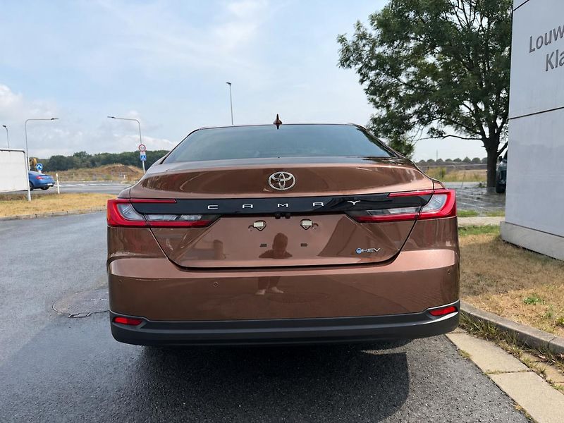 Toyota Camry 2.5 HEV Executive - fotka 5 z 5