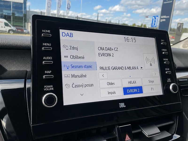 Toyota Camry EXECUTIVE VIP 2.5 Hyb. 160 kW - fotka 17 z 33