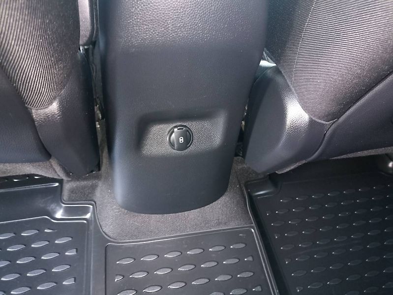 Kia Soul (2017) 1.6 GDI 97kW tažné servis.knih - fotka 23 z 31