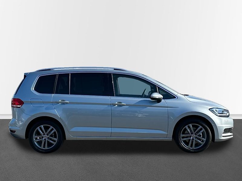 Volkswagen Touran (2024) People 1,5 TSI EVO 7DSG - fotka 7 z 24