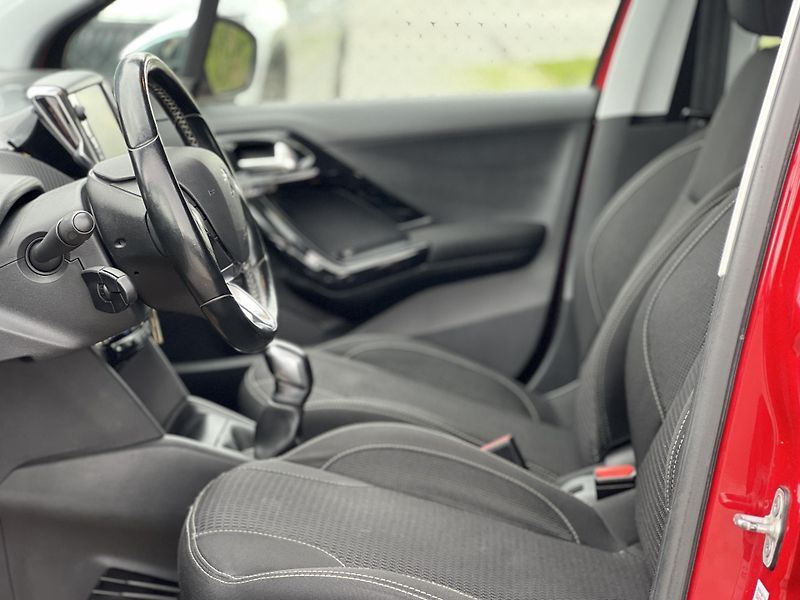 Peugeot 208 1.2i LPG KLIMA NAVI KAMERA ALU - fotka 9 z 41
