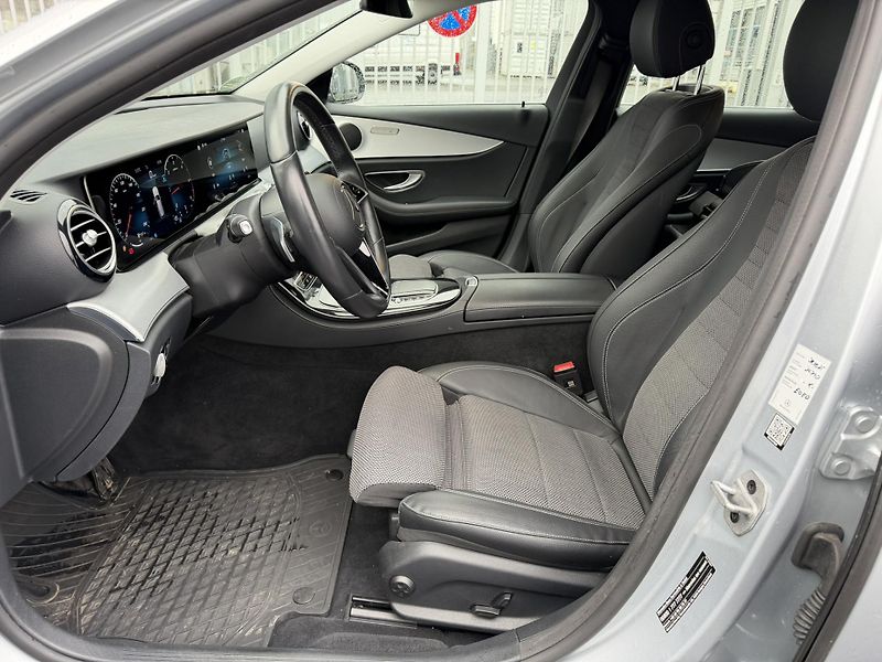 Mercedes-Benz Třídy E E 220 d T 9G-TRONIC Avantgarde - fotka 23 z 36