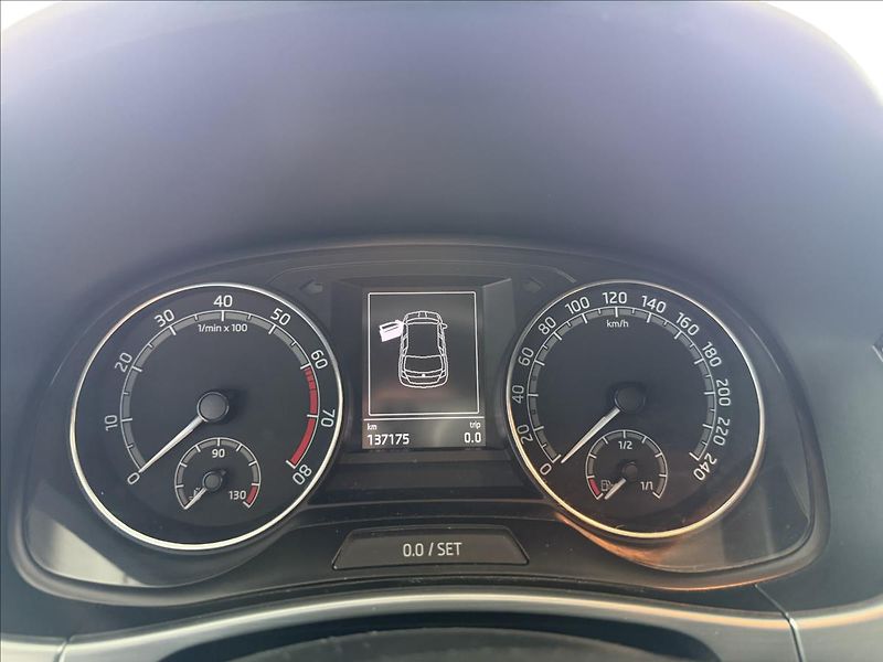 Škoda Fabia 1,0   MPI 55kW,SERVISNÍ KNÍŽKA - fotka 13 z 23