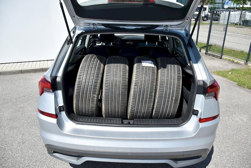 Škoda Kamiq (2022) Ambition 1.0 TSI 81kW - fotka 25 z 28