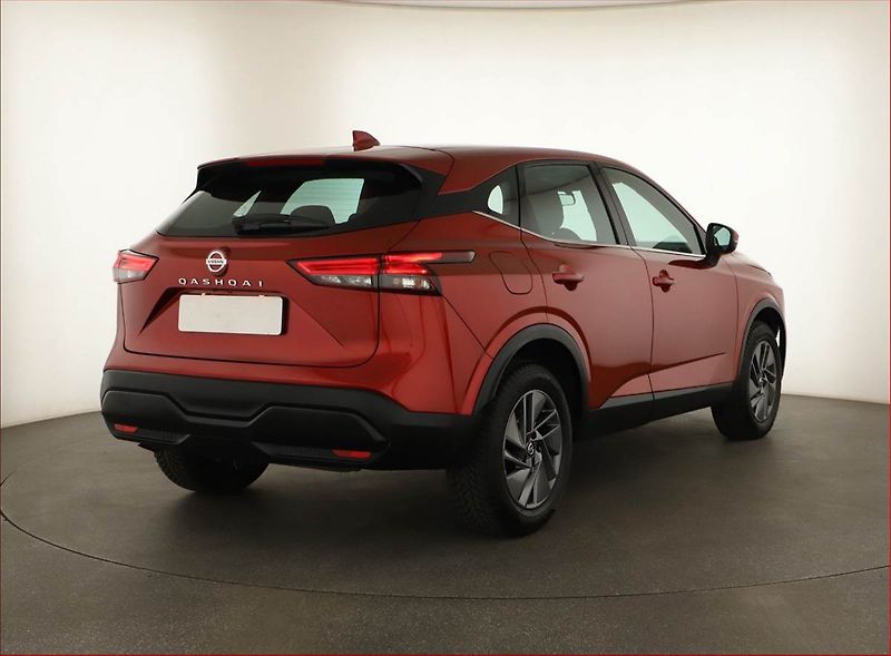 Nissan Qashqai (2021) 1.3 DIG-T - fotka 5 z 13
