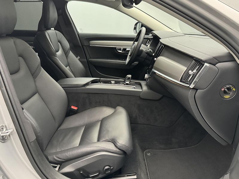 Volvo V90 B5 AWD PLUS DARK REZERVACE - fotka 24 z 36