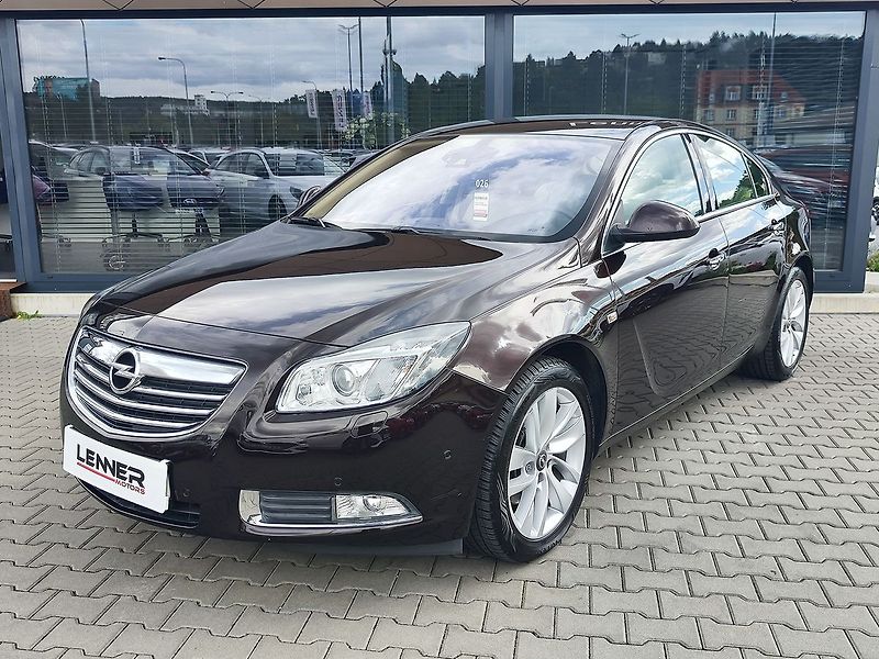 Opel Insignia 2.0 Turbo/184kW Innovation 4x4 - fotka 1 z 28