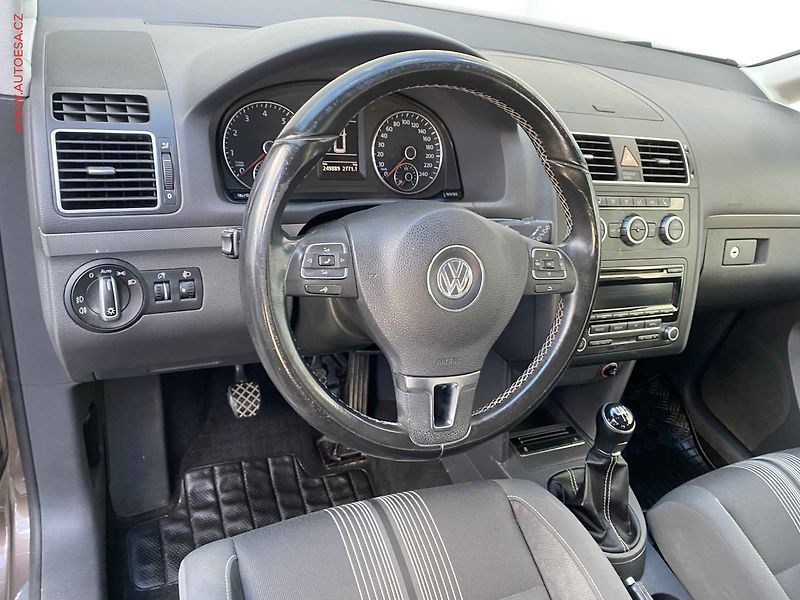 Volkswagen Touran (2012) 1.2TSi - fotka 12 z 18