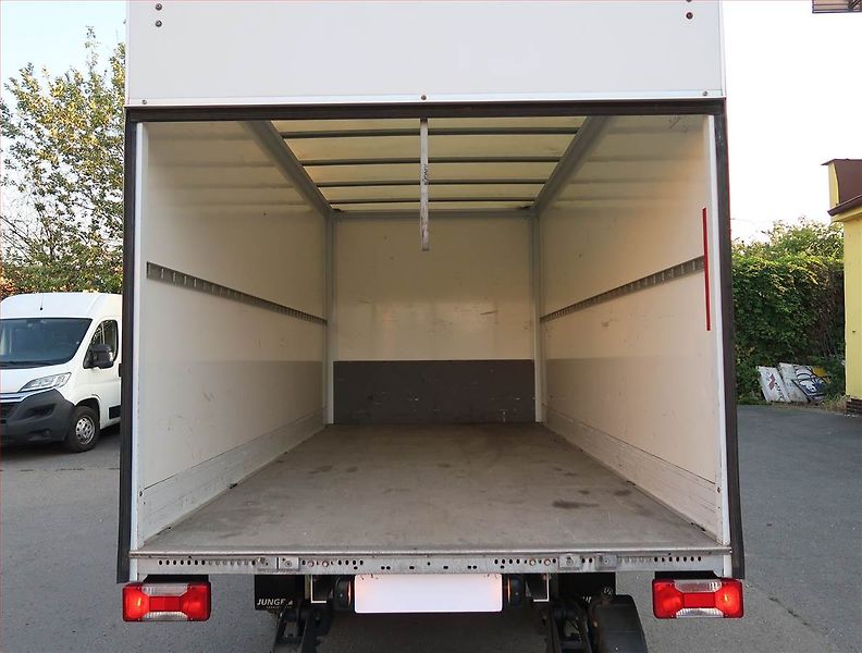 Iveco Daily (2022) 2.3 HPT, Skříň, 19m3 - fotka 12 z 17