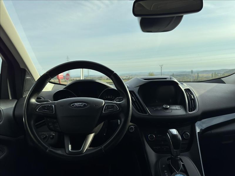 Ford Kuga 2,0 TDCi Titanium 4x4 - fotka 5 z 16