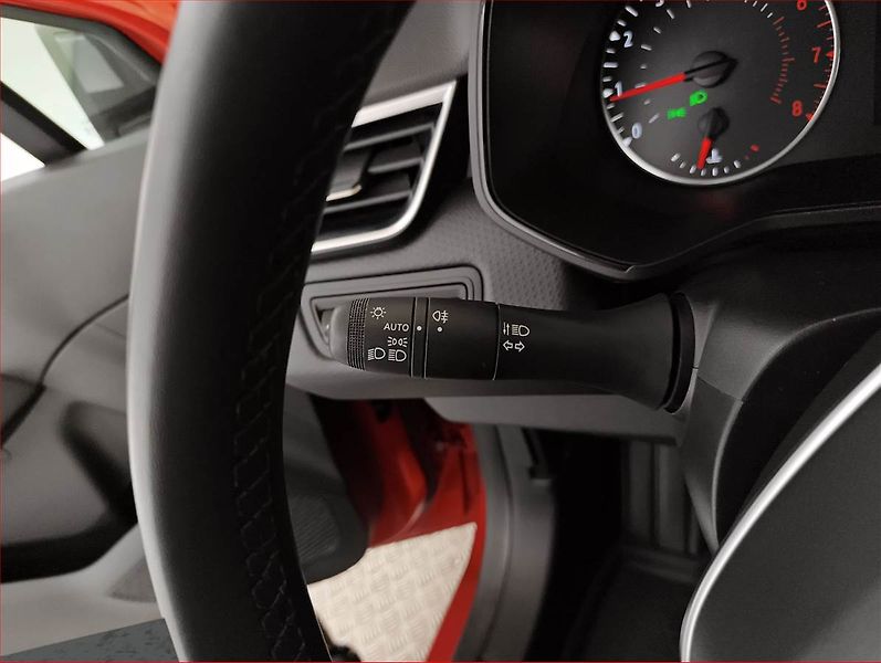 Renault Clio (2023) 1.0 TCe, Tempomat - fotka 16 z 18
