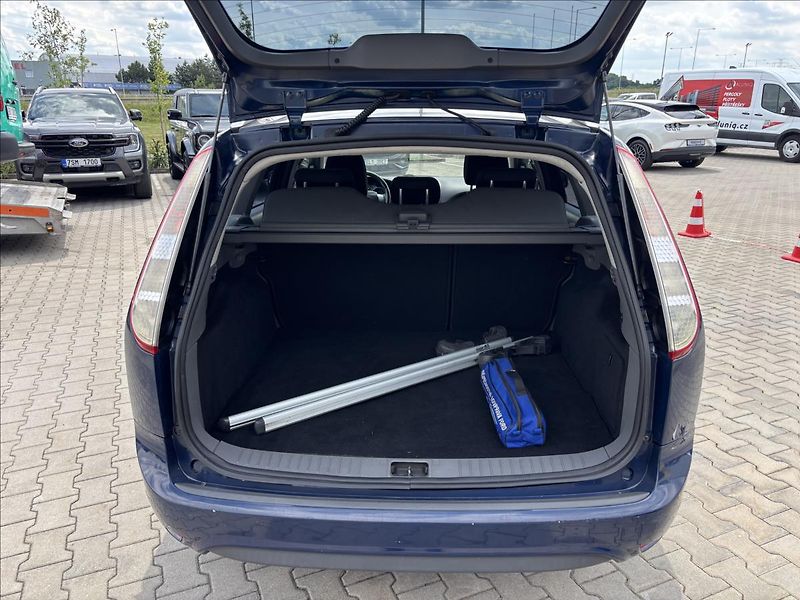 Ford Focus 1,6 TDCi 66kW - fotka 8 z 19
