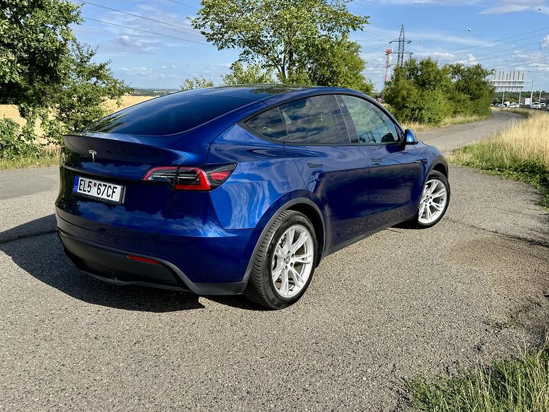 Tesla Model Y (2024) RWD. S.R. - fotka 3 z 20