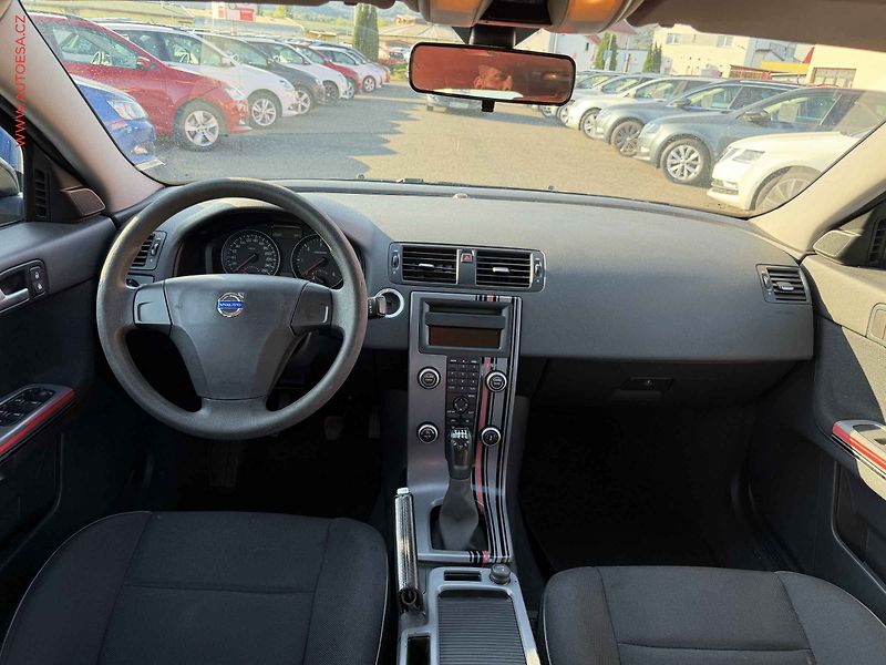 Volvo S40 (2010) 1.6D - fotka 8 z 16