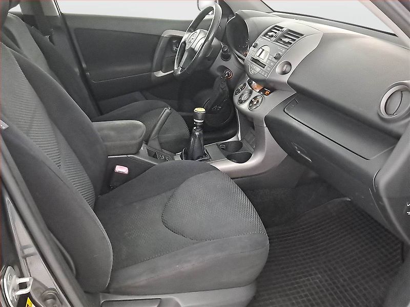 Toyota RAV4 (2007) 2.2 D-4D, 4X4, nová STK - fotka 9 z 16