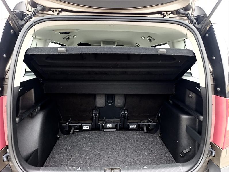 Škoda Yeti 1,6 TDi Navi Klima Tempomat - fotka 9 z 34