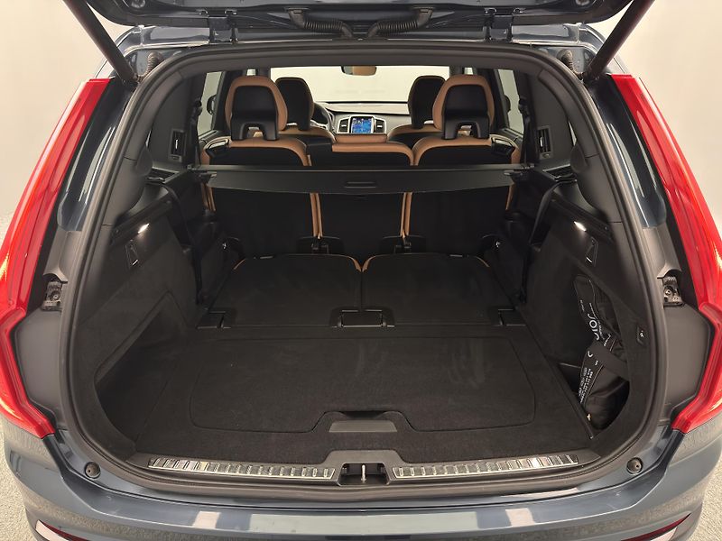 Volvo XC90 T8 AWD RECHARGE DARK PLUS CZ  - fotka 6 z 51