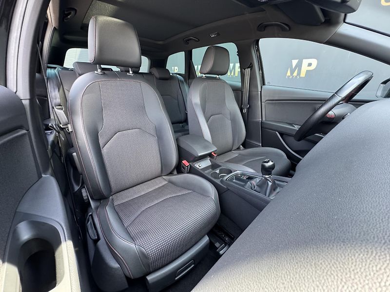 Seat Leon (2018) 1.5TSi MAN FR Virtual PANO RZV - fotka 20 z 52