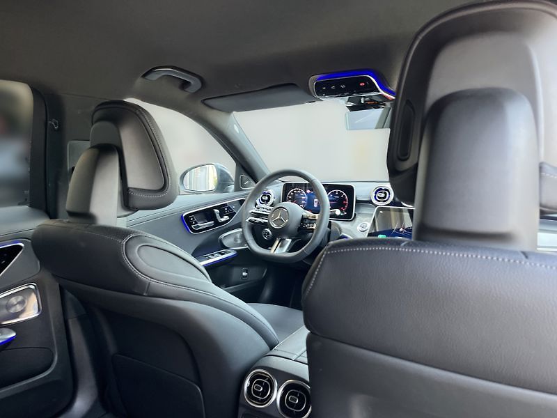 Mercedes-Benz Třídy C C-Třída 220 d 4MATIC kombi AMG - fotka 18 z 18