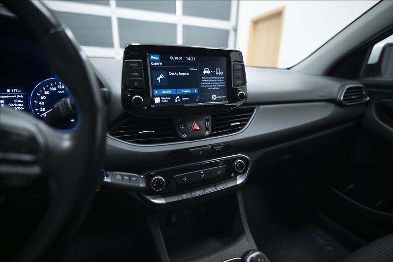 Hyundai i30 1,5 CVVT KAMERA 1. MAJITEL ČR - fotka 17 z 31