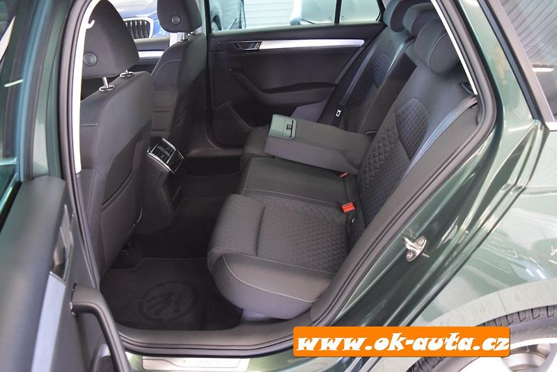 Škoda Superb 1.4 TSI iV DSG 160 kW PRAV.SER - fotka 14 z 63