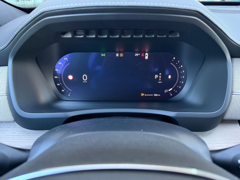 Volvo XC90 (2026) PLUS B5, kamery 360°, ventilac - fotka 15 z 22