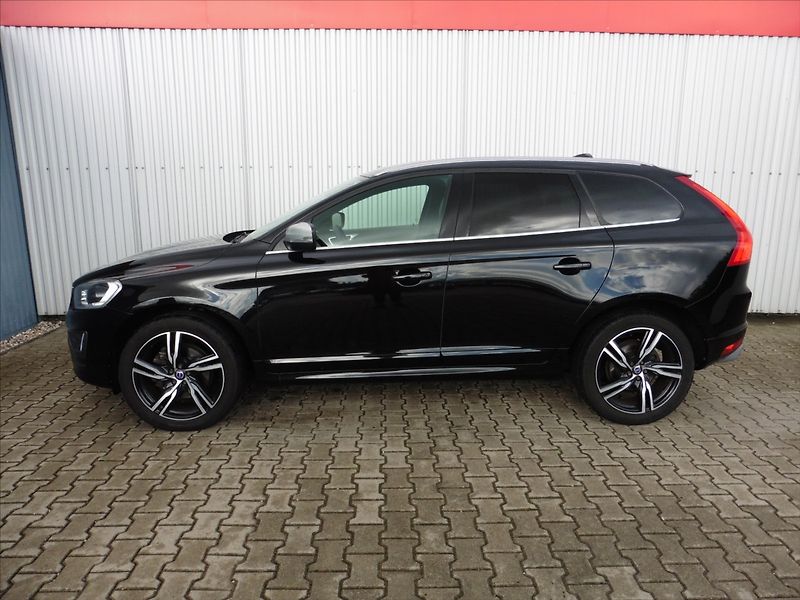 Volvo XC60 2.4 D5 R-Design AWD M/T Navi - fotka 5 z 15