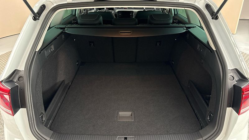 Volkswagen Passat 2.0 TDI DSG 4MOTION Alltrack - fotka 17 z 27