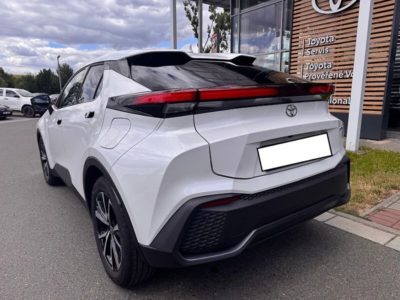 Toyota C-HR 1.8 Style - fotka 6 z 13