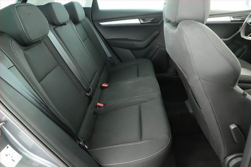 Škoda Karoq (2025) 1.5 TSI, DRIVE, AUTOMAT - fotka 7 z 17
