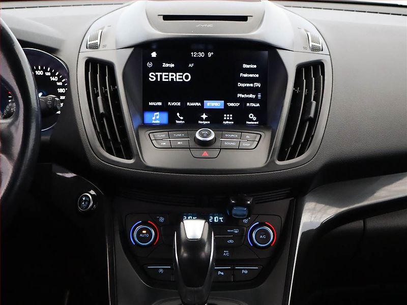 Ford Kuga (2017) 2.0 TDCi, Automat, Serv.kniha - fotka 10 z 17