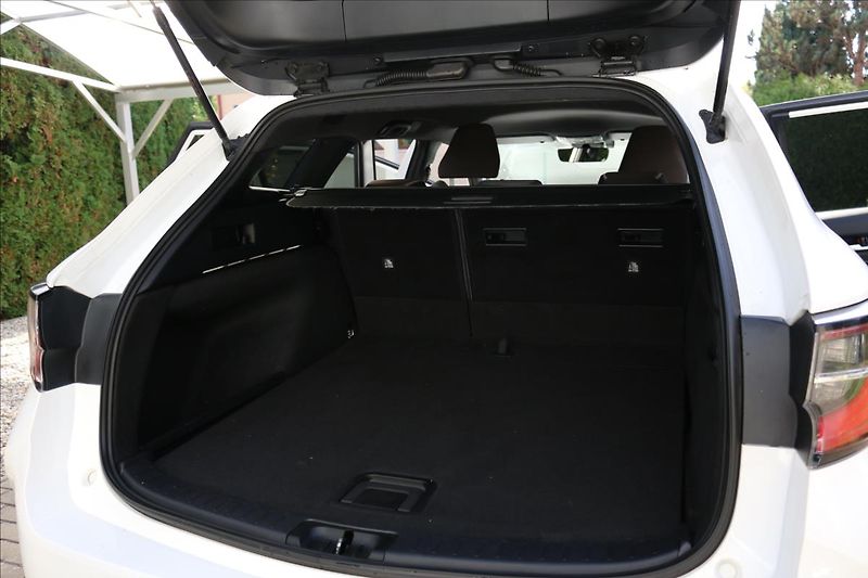 Toyota Corolla 2,0 Hybrid,1.Maj. ČR, DPH - fotka 41 z 52