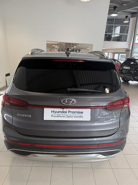 Hyundai Santa Fe (2021) 2.2CRDi 148kW Style 4x4 - fotka 5 z 20