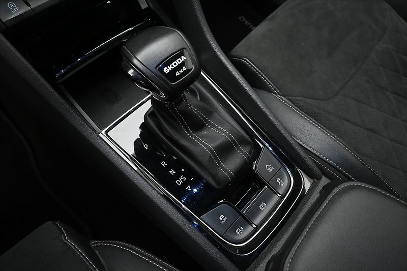 Škoda Kodiaq 2,0 TDI 147 kW DSG 4x4 SportLI - fotka 23 z 33