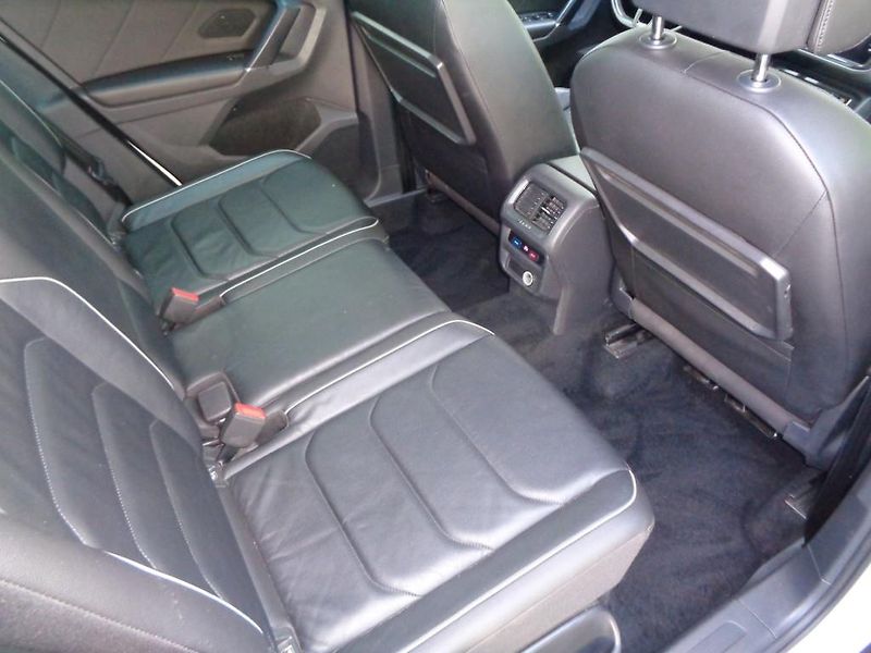 Volkswagen Tiguan 2,0 TDI 4x4 7DSG COMFORTLINE - fotka 22 z 30